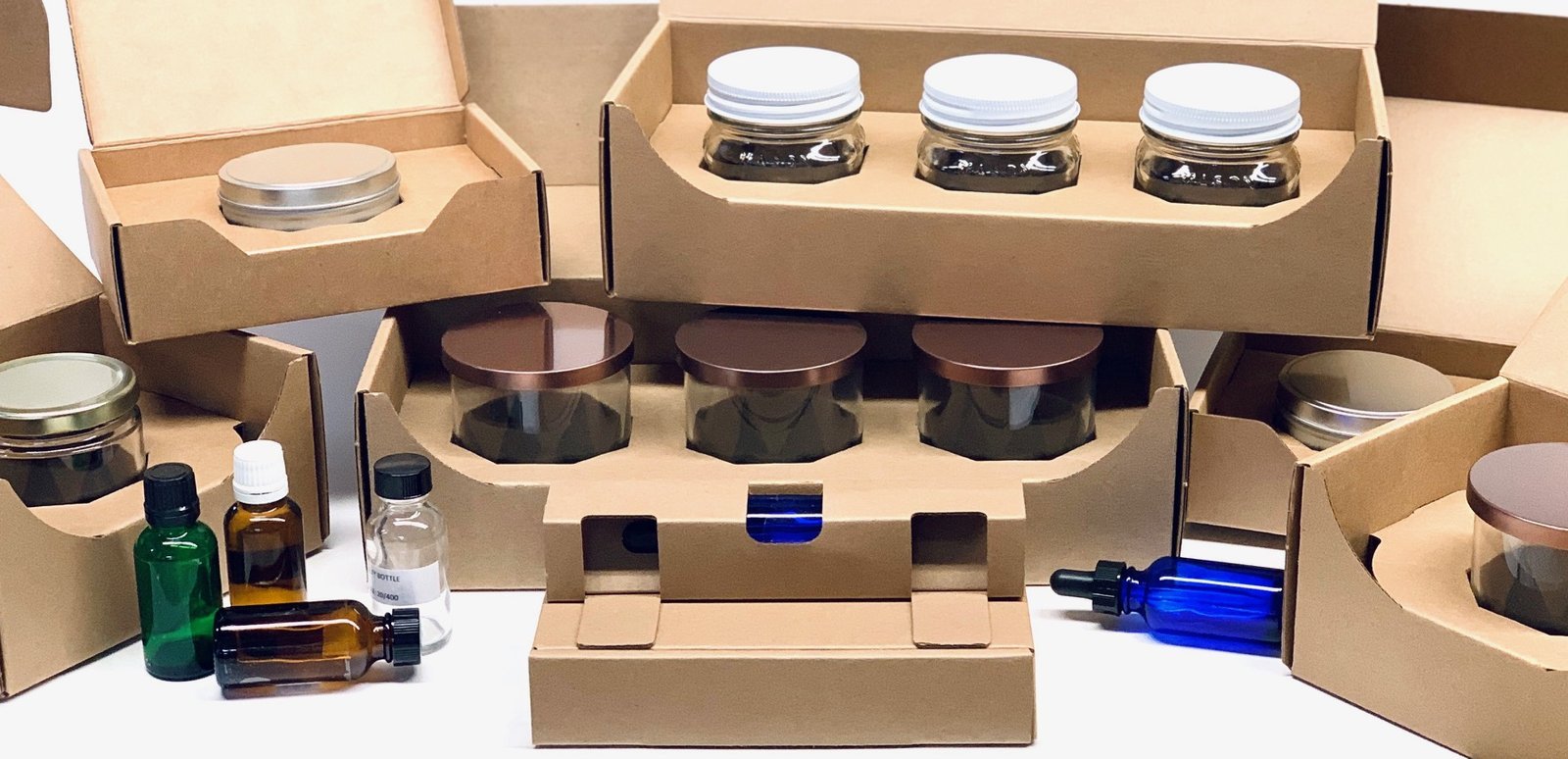 Assortment-of-flush-packaging-candle-boxes-and-shippers_Fin_packaging